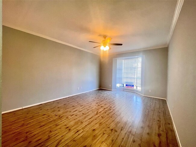Building Photo - 2255 Braeswood Park Dr