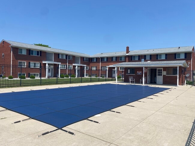 Inground Pool - 8280 Crestview Dr