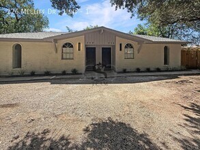 Building Photo - 226 Melliff Dr