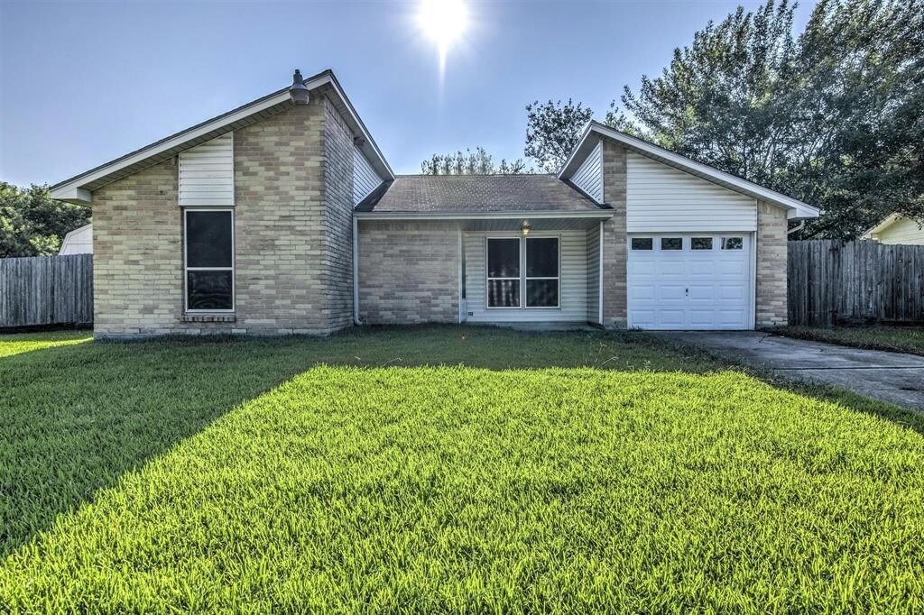 Primary Photo - 1007 Kensington Dr