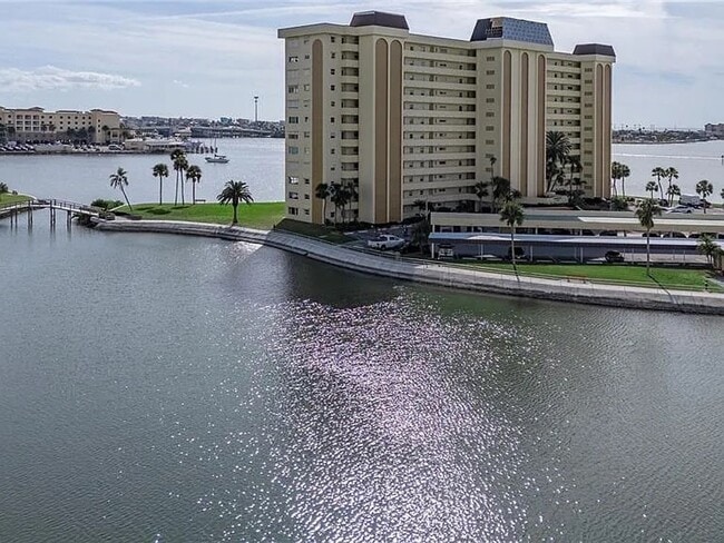 Building Photo - 10th FLR 2B/2BA Waterfront with Panoramic Intercoastal Views in 55+ Community
