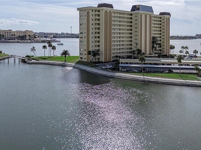 Building Photo - 10th FLR 2B/2BA Waterfront with Panoramic Intercoastal Views in 55+ Community
