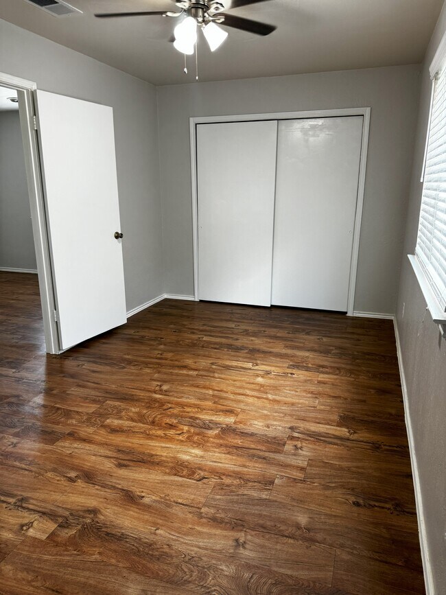 Foto del edificio - 1640 Post Rd