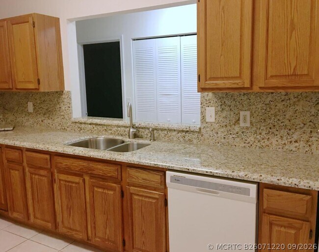 Building Photo - 3095 Inglewood Terrace