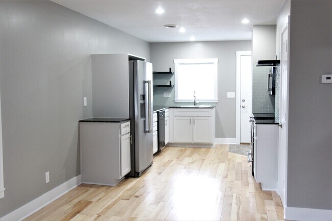 Kitchen - 1601 Niles Ave