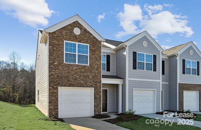 Foto principal - 8435 Jane Dr