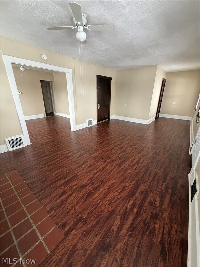 Foto del edificio - 1870 Cordova Ave