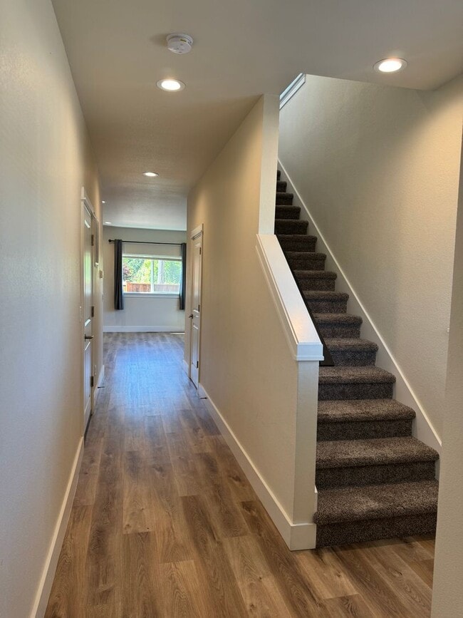 Photo - Newer 3 bedroom, 2.5 bath duplex in desirable neighborhood! House