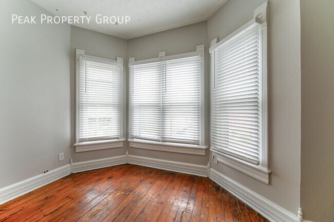 Foto del edificio - 732 1/2 Neil Avenue-