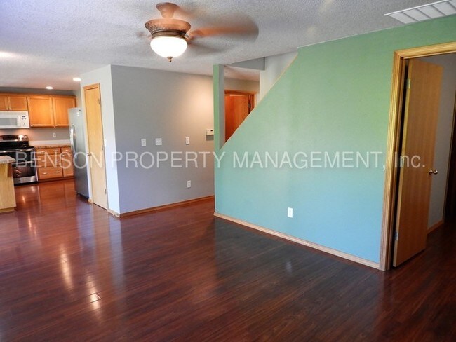 Building Photo - 5 Bedroom Home New on the Market!
