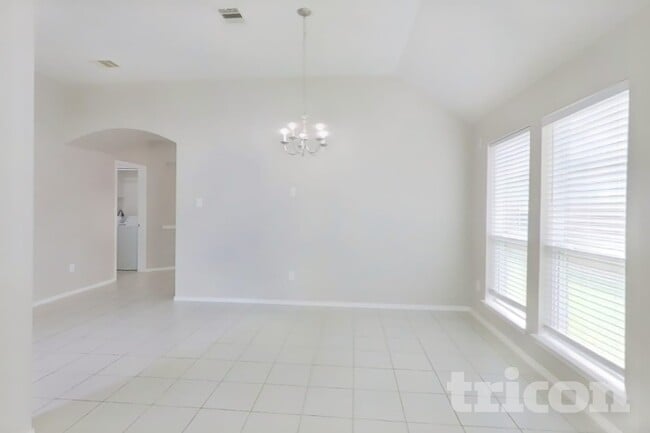 Building Photo - 13702 Sun Bear Ct