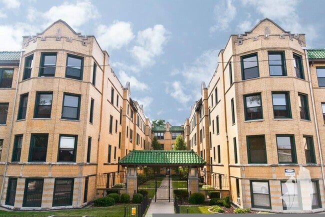 Building Photo - 2330 N Spaulding Ave