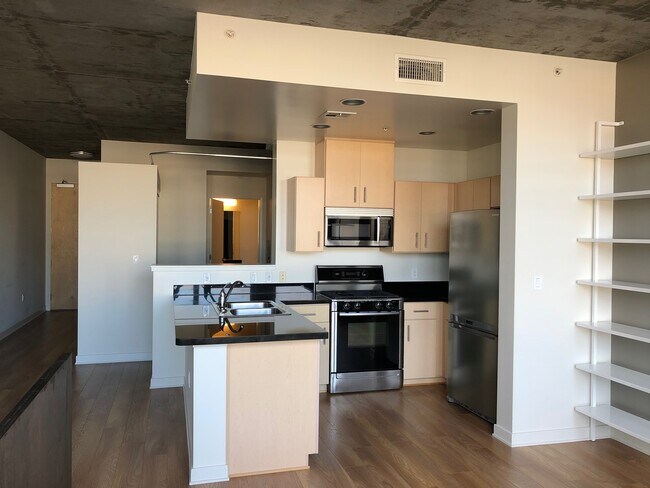 Building Photo - 311 2nd St