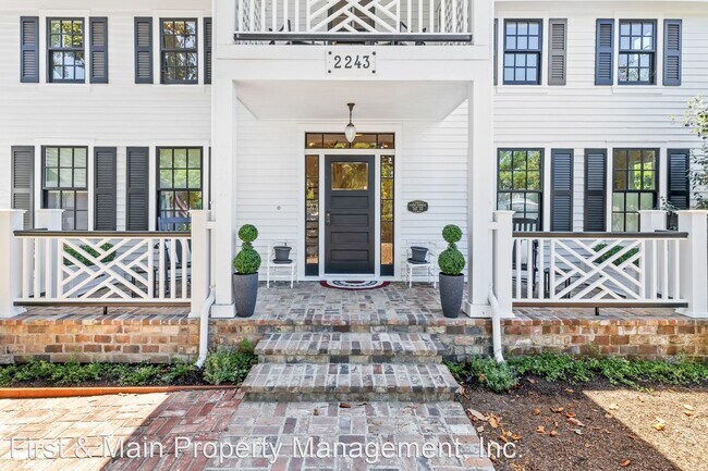 Building Photo - 6 br, 5.5 bath House - 2243 Redwood Road