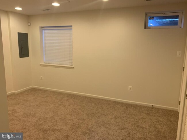 Building Photo - 9 Sunday Silence Ct