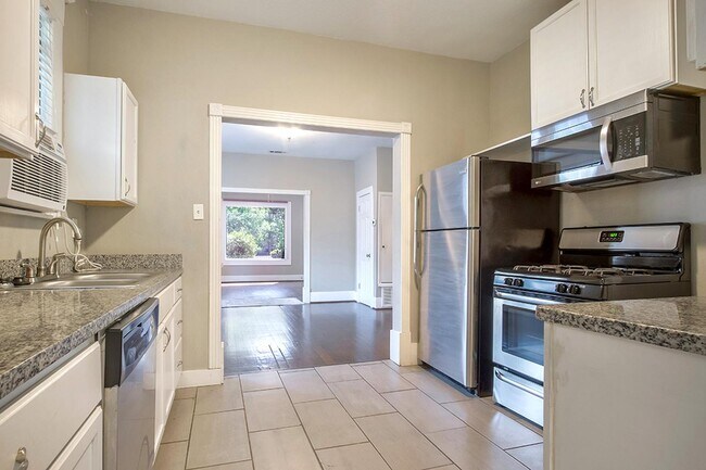 Foto del edificio - Renovated Winnetka Heights Craftsman home ...