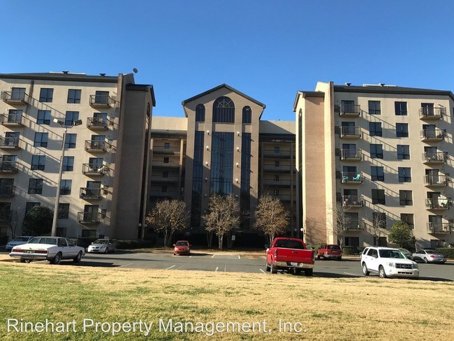 Foto del edificio - 211 Heritage Blvd