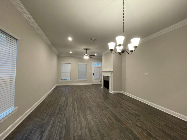 Foto del edificio - 4 Bedroom House Near LSU