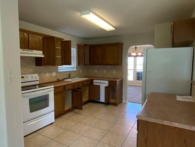 Building Photo - 5804 Chuckwagon Cir