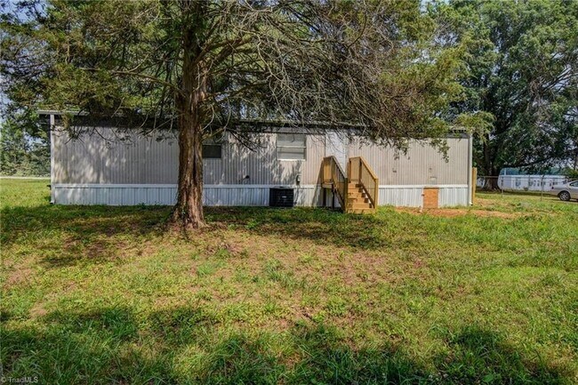 Building Photo - 5947 Julian Airport Rd