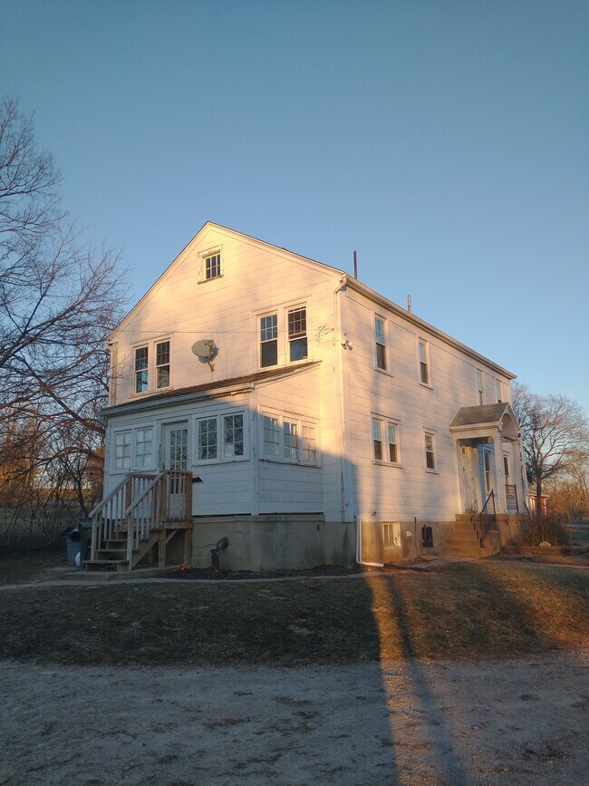 Foto del edificio - 667 N Snyder Rd