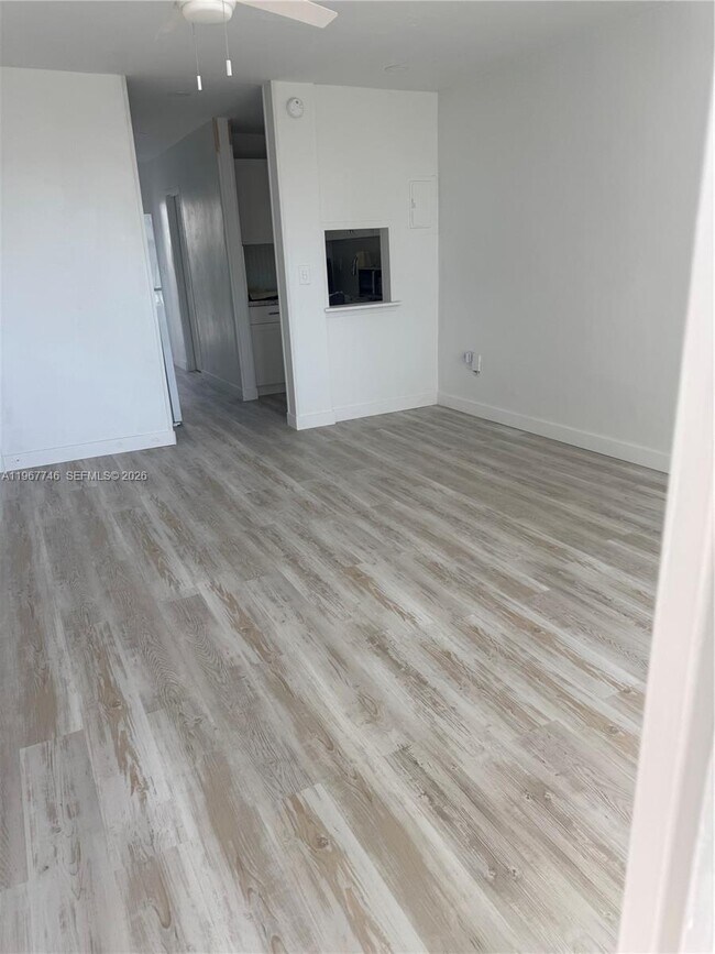 Foto del edificio - 1300 Lincoln Rd