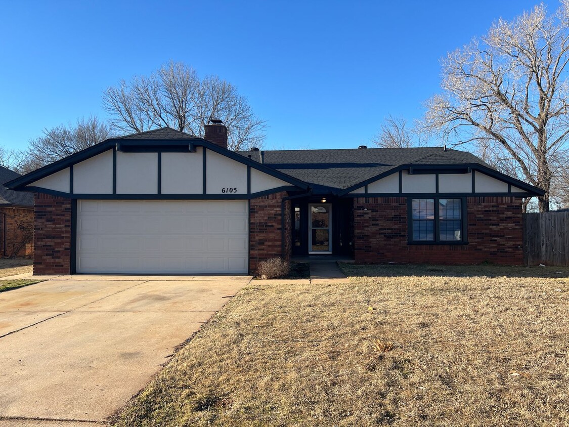 Foto principal - Renovated 3-Bedroom Home Near Tinker AFB