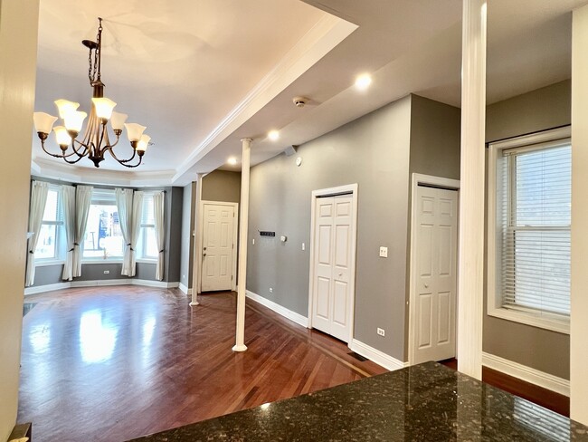 Building Photo - 2862 W Belden Ave