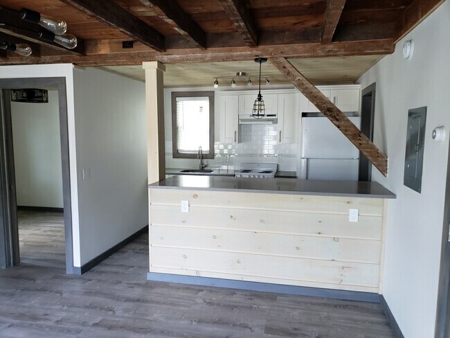 Eat in Kitchen w/ Bar - 591 Main St