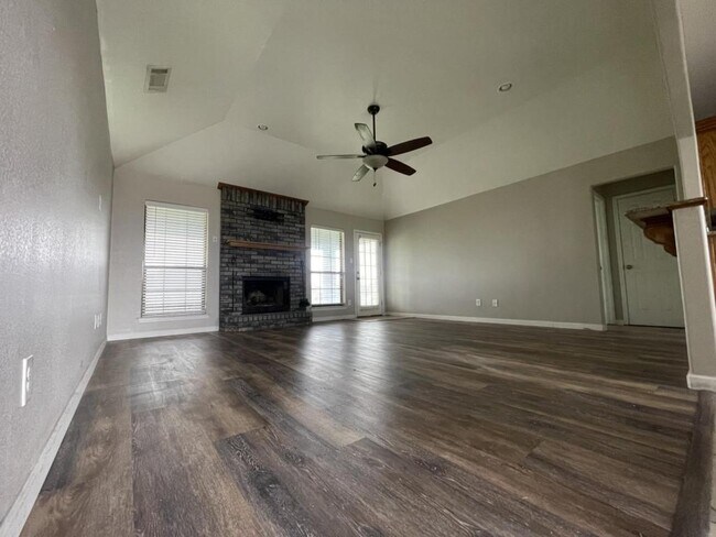 Building Photo - 3802 Oak Valley Dr