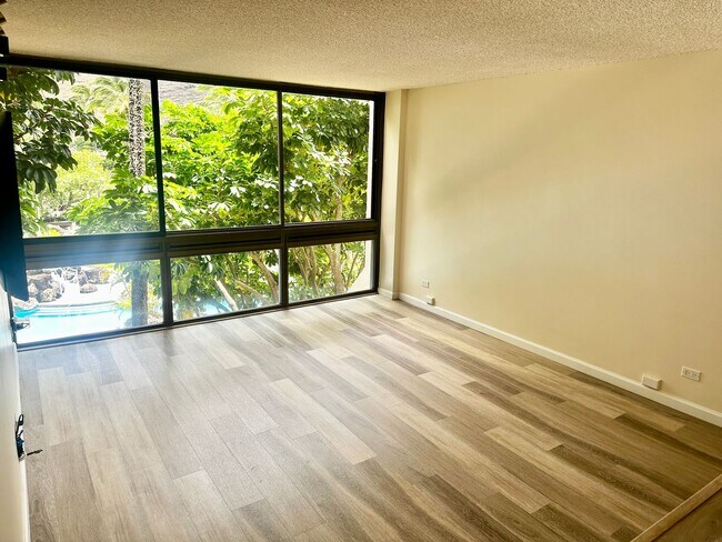 Foto del edificio - 1 bedroom in Highly Desirable building in Hawaii Kai