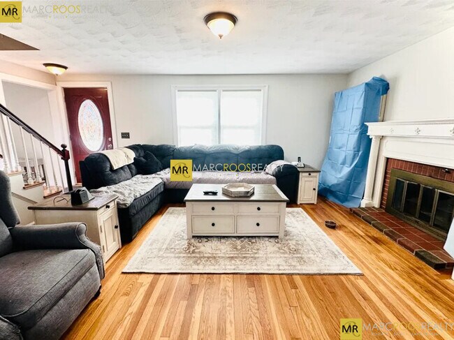 Foto del edificio - 49 Hackensack Rd