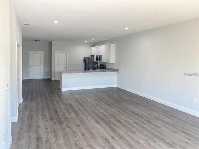 Building Photo - 8456 Dinnano St