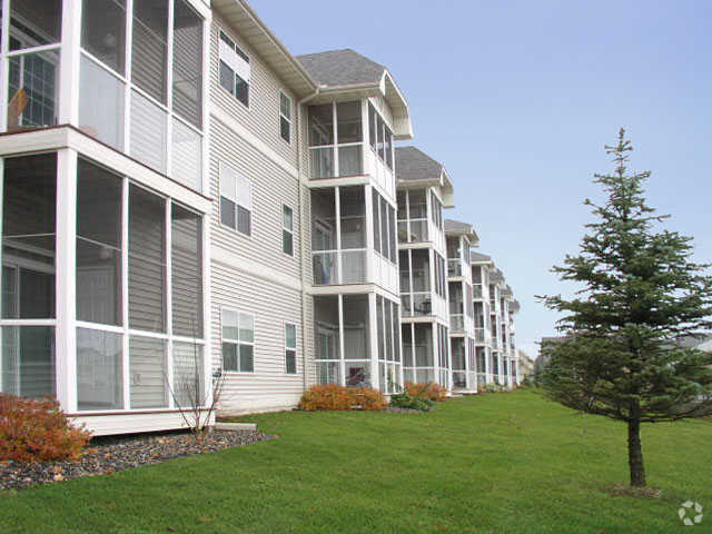 Building - Birch Glen Apartments