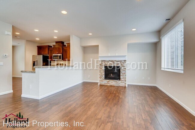 Building Photo - 3 br, 2.5 bath House - 10449 NE Avery Way