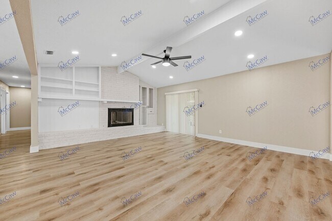 Foto del edificio - Like New 4-Bed 3-Bath 2-Car Garage in Euless!