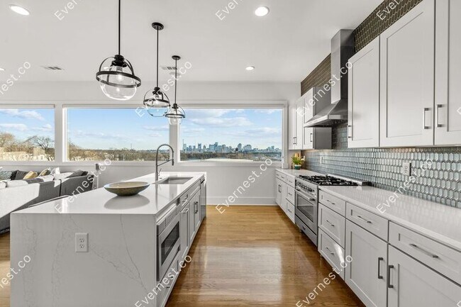 Foto del edificio - 118A Fern Ave