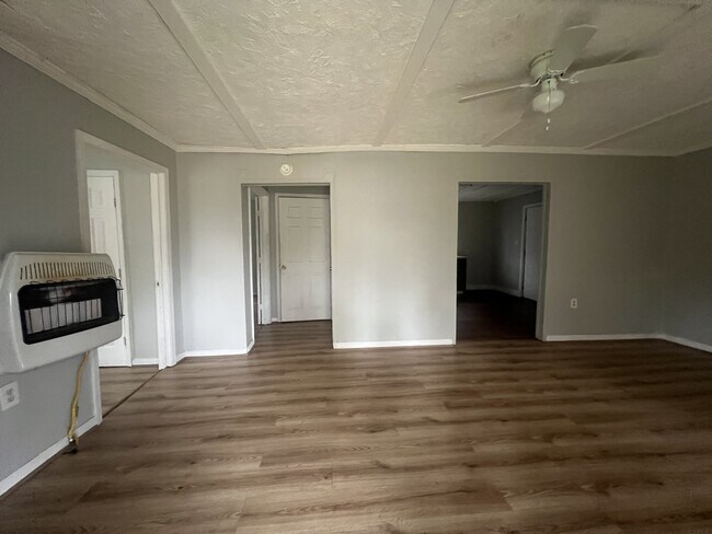 Building Photo - 207 McFadden St