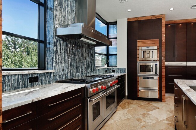 Foto del edificio - 1 Waterway Ct