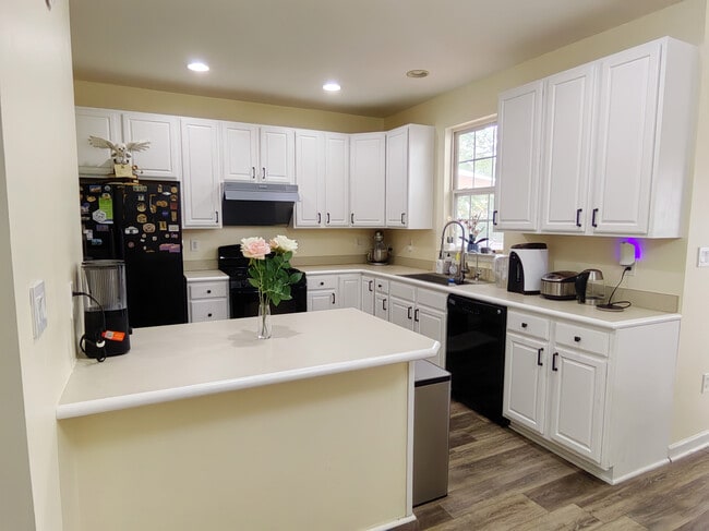 Foto del edificio - 43458 Laidlow St