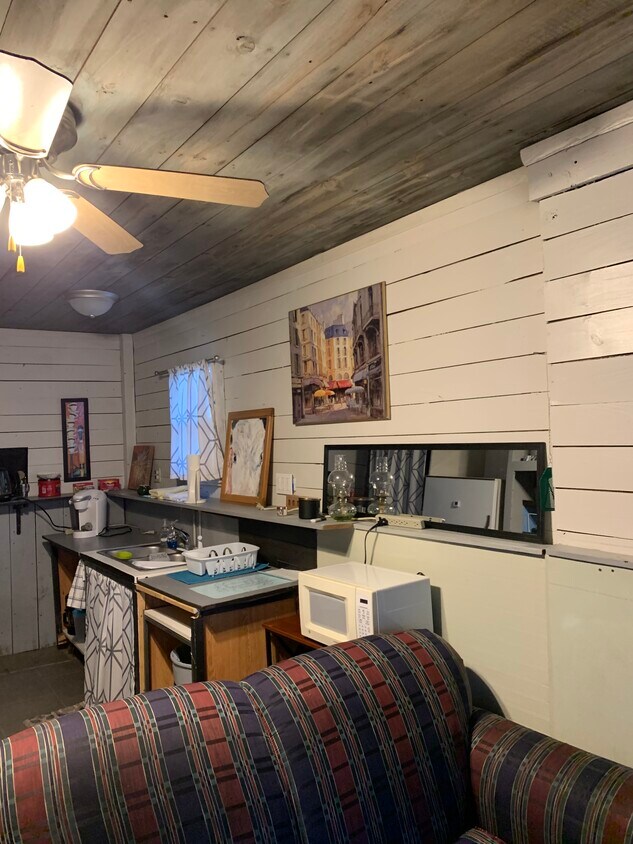 911 Grace Ave Unit Carriage House Apartment, West Plains, MO 65775