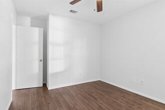 Building Photo - 2504 Ewell Dr