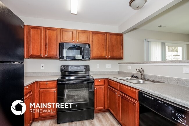Building Photo - 1135 Larkspur Ln