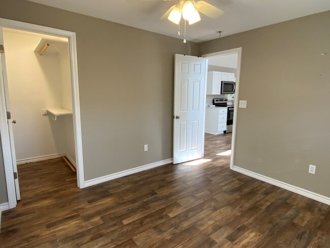 Building Photo - 7616 TX-171