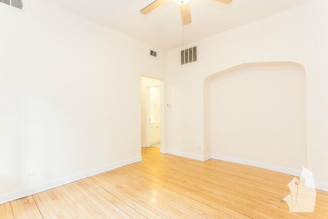 Foto del edificio - 2133 W Concord Pl