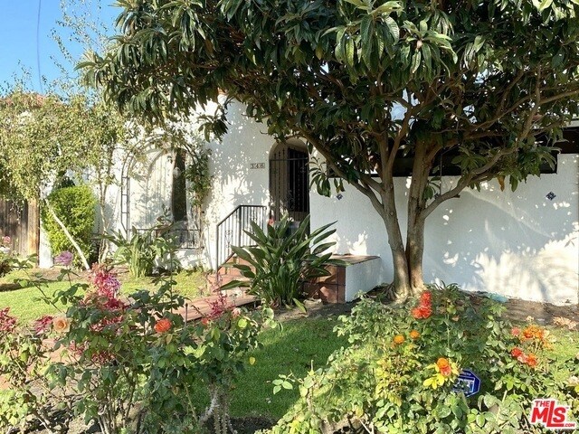 Foto del edificio - 346 N Flores St