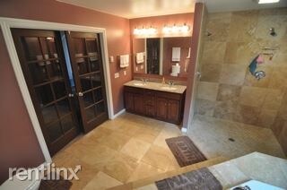 Building Photo - 5 br, 1.5 bath House - 651 E Heather Way
