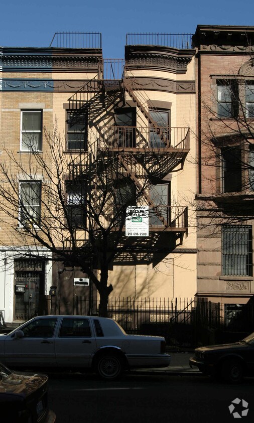 Building Photo - 235 W 113th St