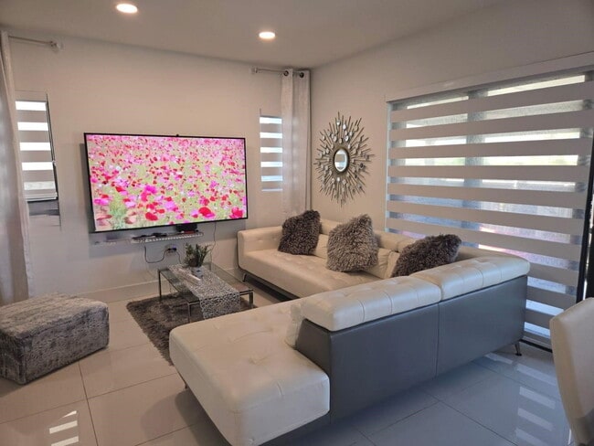 Building Photo - Northwest 12th Avenue, Miami, FL 33128 - 5 BR 4.5 BA single-family home