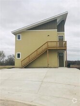 Building Photo - 803 Hallie Cove